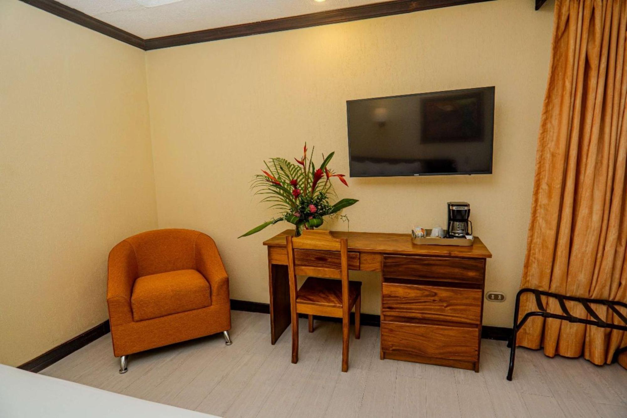 Best Western Hotel & Casino Kamuk Manuel Antonio Exterior photo